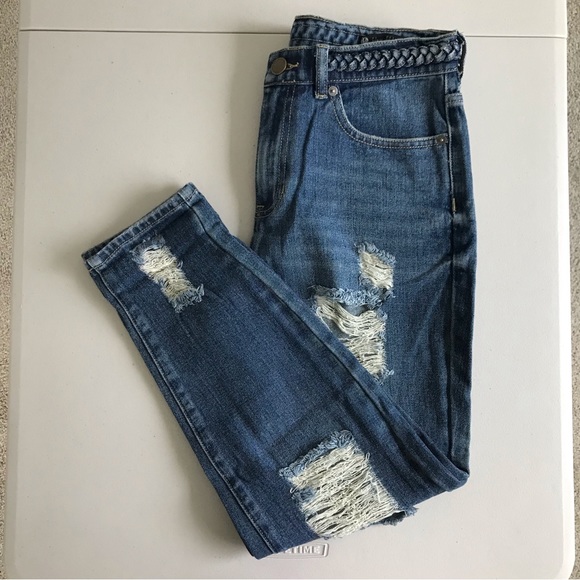 House of Harlow 1960 // NWOT Destroyed Mid-rise Relaxed fit Jeans - Picture 3 of 6